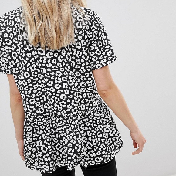 ASOS DESIGN Smock Top With Ruffle Hem In Mono Animal Print
- Mono / US 6 - Picture 4 of 7